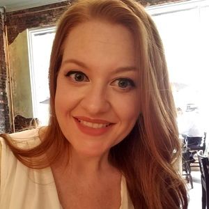 Meet your Posher, Hilary